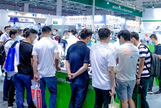 在選擇優(yōu)質(zhì)風(fēng)塔卷板機時，您需要了解以下幾點